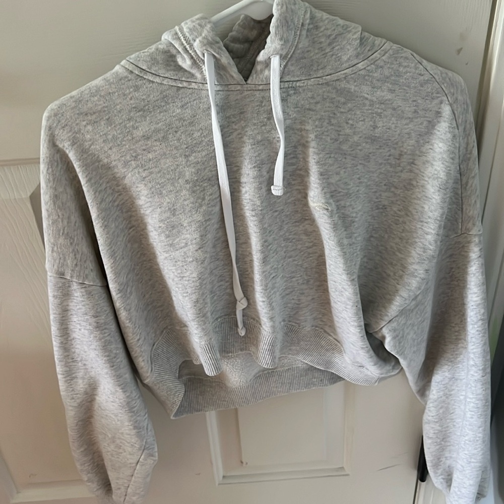 cropped grey hollister hoodie
